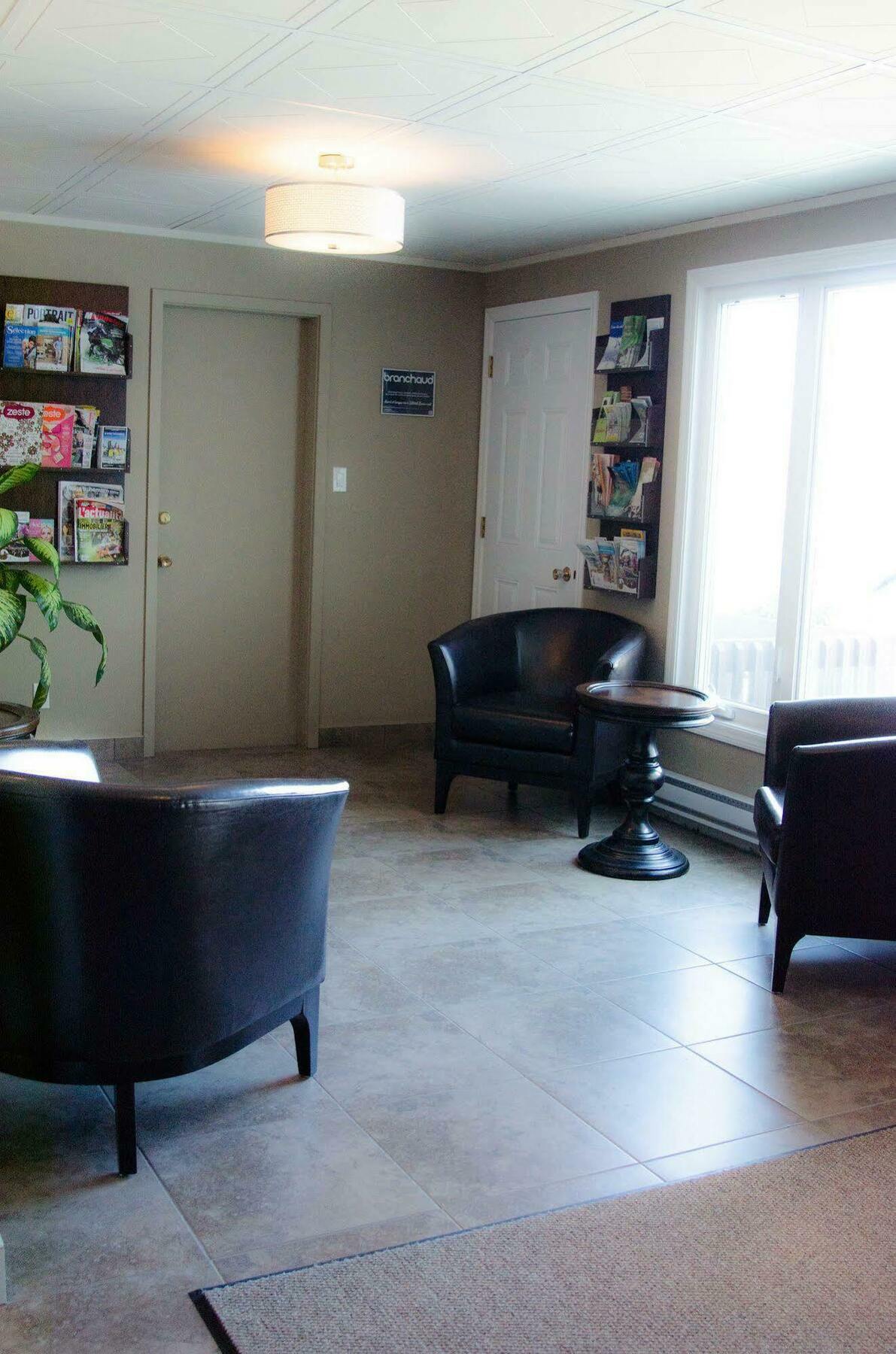 Hotel Econo-One Amos Luaran gambar
